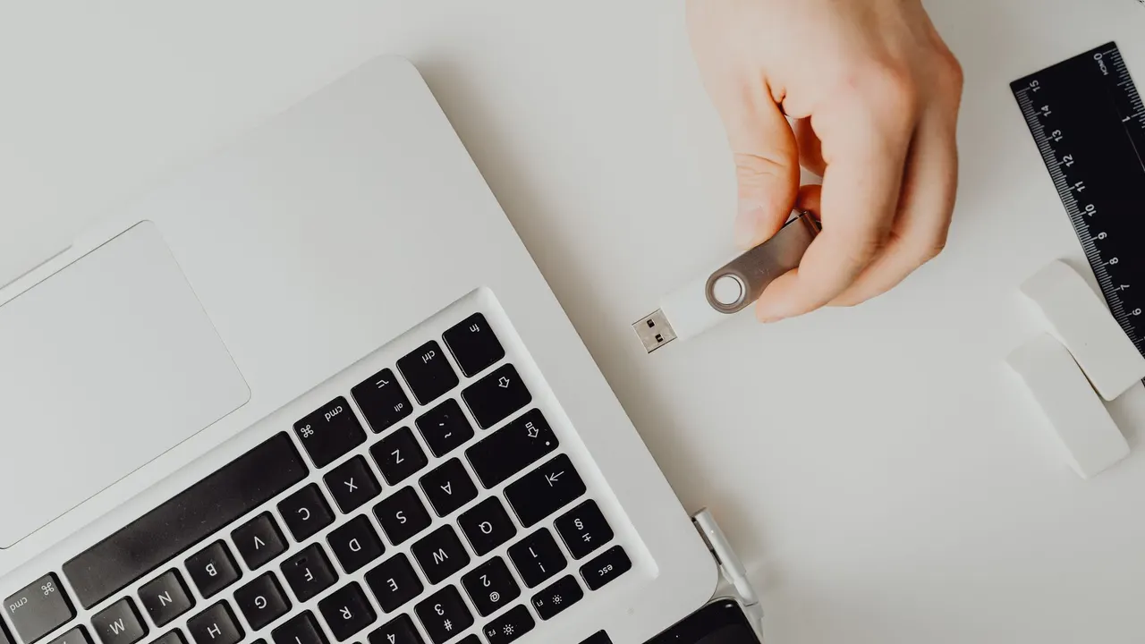 Cloud vs token USB: ce certificat digital alegi?